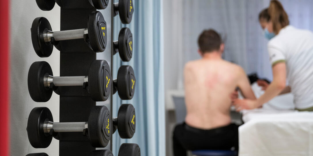 SCHULTHESS KLINIK, SCHULTHESS, PYHSIOTHERAPIE, THERAPIE, PHYSIOTHERAPEUT, PYSIOTHERAPEUTIN, THERAPEUT, THERAPEUTIN, HEILPROZESS, BEHANDLUNGSRAUM, BEHANDLUNG, GESUNDHEITSFACHBERUF, GESUNDHEITSFACHPERSON, GESUNDHEITSFACHKRAFT, GEWICHTE, SCHULTHESS KLINIK, SCHULTHESS, PYHSIOTHERAPIE, THERAPIE, PHYSIOTHERAPEUT, PYSIOTHERAPEUTIN, THERAPEUT, THERAPEUTIN, HEILPROZESS, BEHANDLUNGSRAUM, BEHANDLUNG, GESUNDHEITSFACHBERUF, GESUNDHEITSFACHPERSON, GESUNDHEITSFACHKRAFT, GEWICHTE,