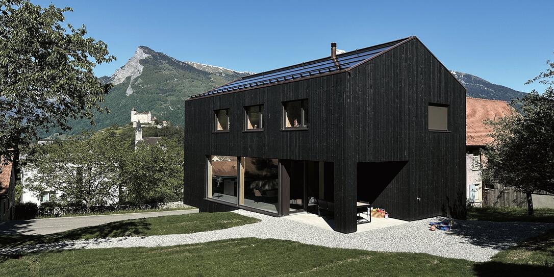 Architektur in Liechtenstein – Mit wunderbarem Blick auf die Burg Gutenberg Architektur in Liechtenstein – Mit wunderbarem Blick auf die Burg Gutenberg