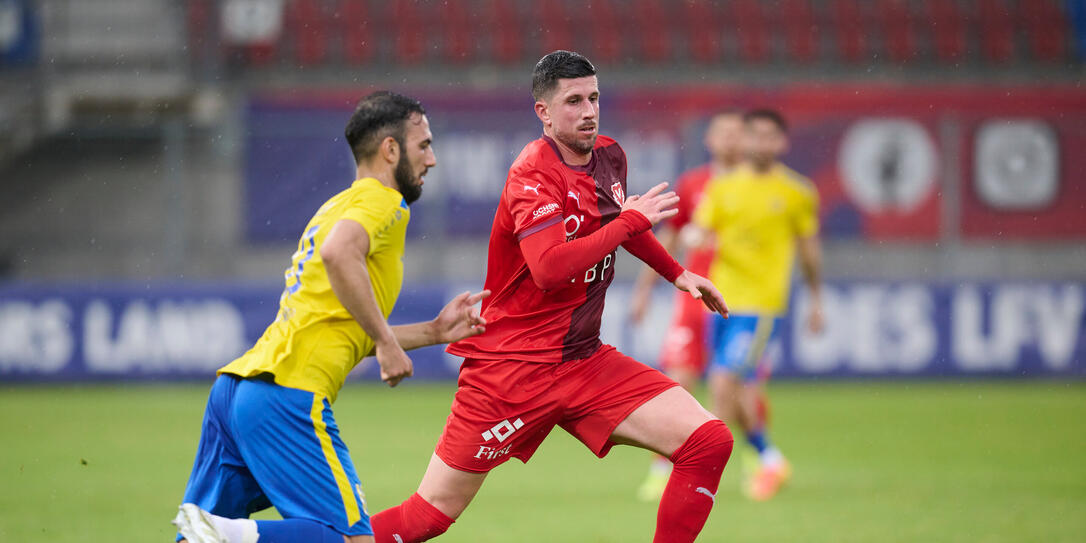 Medin Murati (l.) leitete den ersten Treffer im Spiel für den FC Balzers ein.