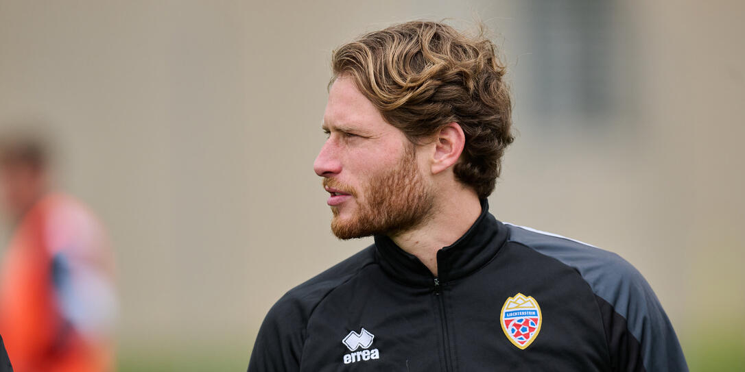 Kapitän der Nationalmannschaft, US Chapions League Finalist und Sieger des MLS-Cup. Kapitän der Nationalmannschaft, US Chapions League Finalist und Sieger des MLS-Cup.