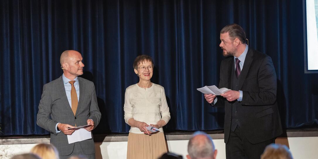 Die VU-Regierungsmitglieder setzen den Schlusspunkt des Abends (v. l.): Regierungsrat Hubert Büchel, Regierungschefin Brigitte Haas und Regierungsrat Emanuel Schädler.