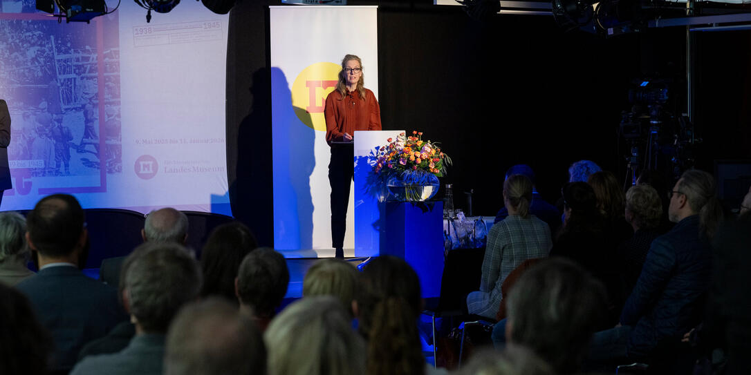 250508 Ausstellung Eröffnung Nah am Krieg