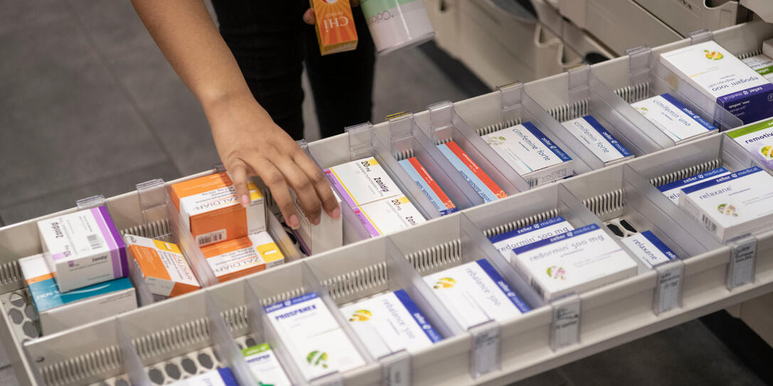 APOTHEKE, AMAVITA, AMAVITA APOTHEKE, GALENICARE, GALENICA GRUPPE, APOTHEKER, APOTHEKERIN, MEDIKAMENT, ARZNEIMITTEL, LAGER