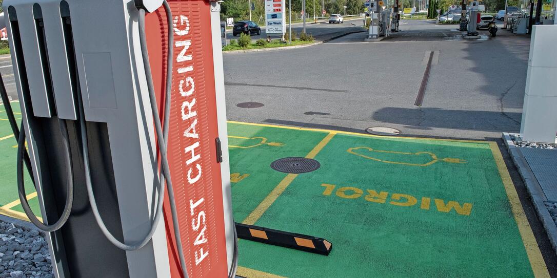 E-Autos vs. Verbrenner E-Autos vs. Verbrenner