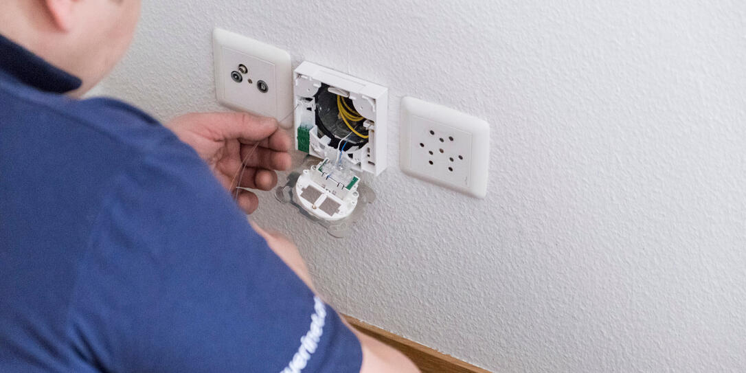 GLASFASER, GLASFASERINSTALLATION, GLASFASERINFRASTRUKTUR, GLASFASERNETZ,GLASFASERANSCHLUSS, EWZ, ELEKTRIZITAETSWERK DER STADT ZUERICH, EWZ.ZUERINET, MEIN ZUERICH MEIN NETZ, SD-FIBER, NETZWERKINSTALLATION, SUB-UNTERNEHMEN, SERVICE PROVIDER, DIENSTLEISTER,