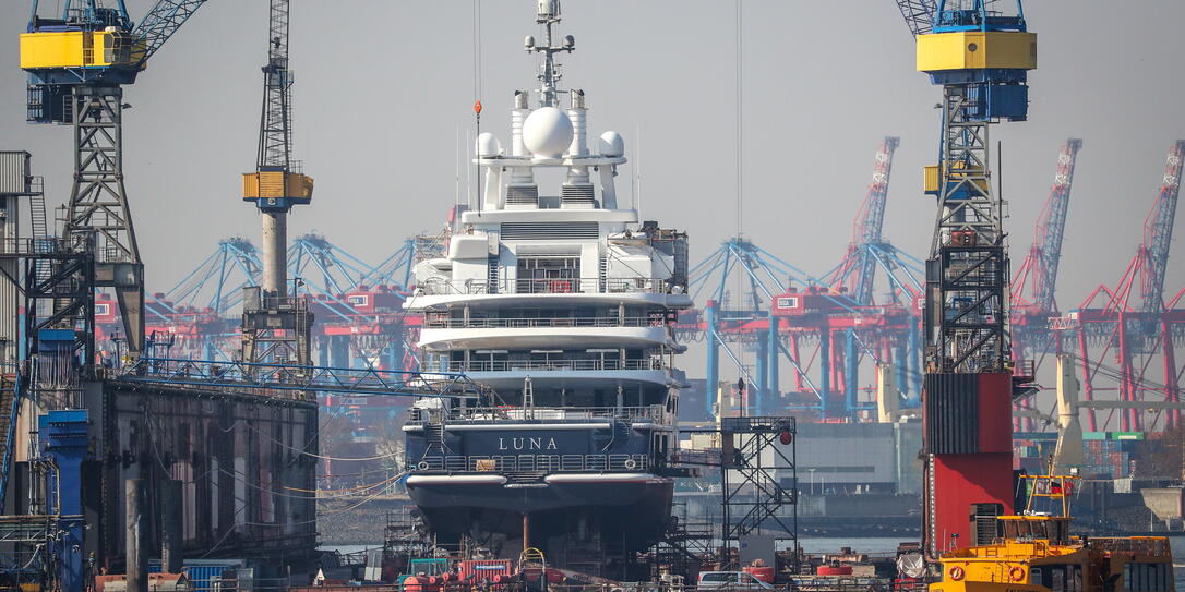 Mega Yachts at Blohm + Voss shipyards in Hamburg Mega Yachts at Blohm + Voss shipyards in Hamburg