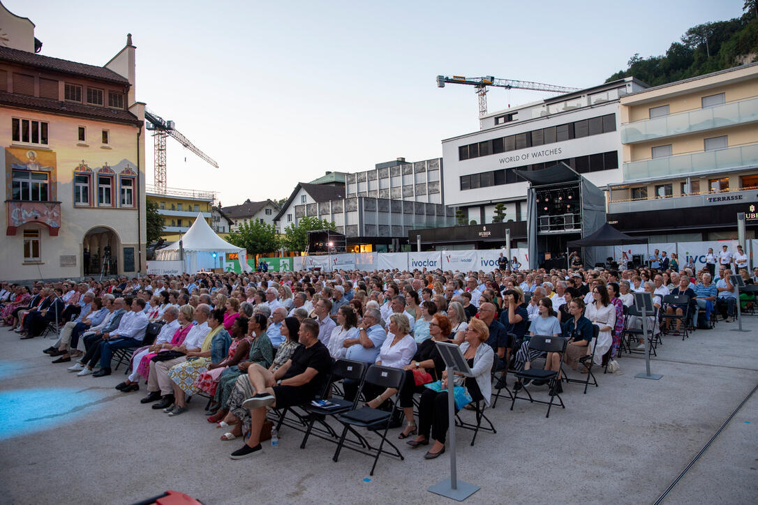 Abschlusskonzert Kevin Griffiths und das Sinfonieorchester Liech
