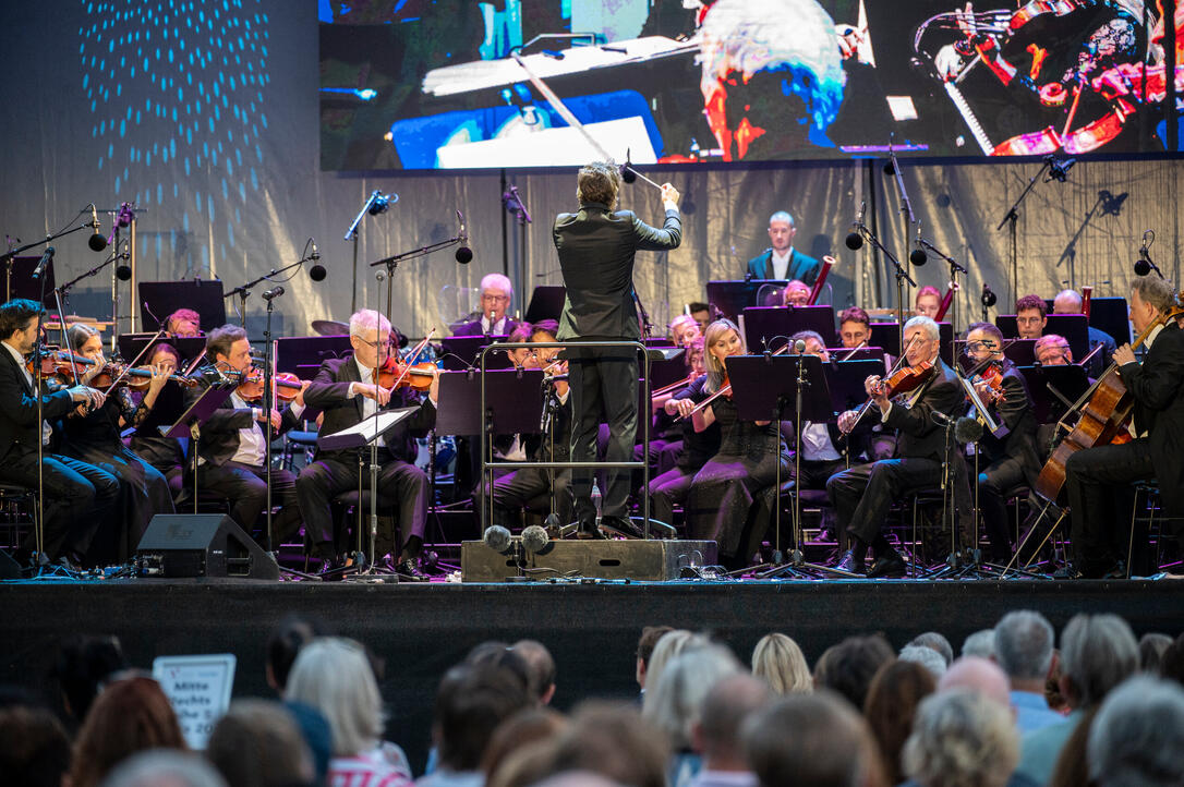Abschlusskonzert Kevin Griffiths und das Sinfonieorchester Liech